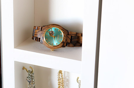 Open storage mirror with more jewelry